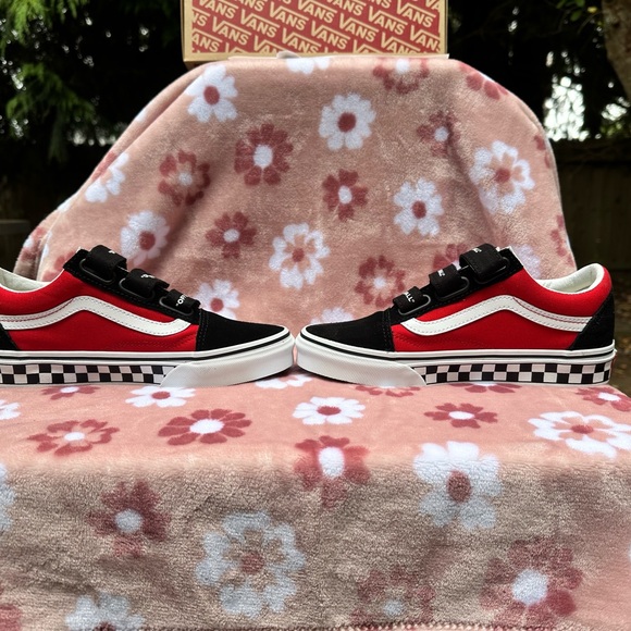 Vans - Picture 2 of 6